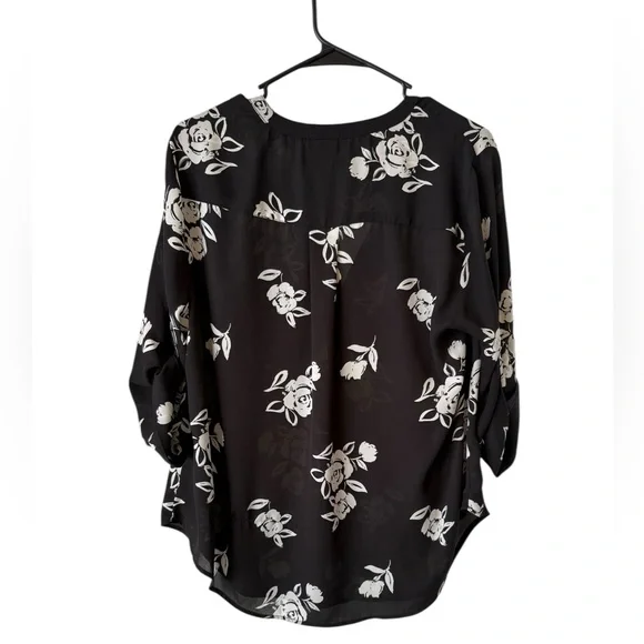 Torrid Black and Cream Floral Blouse - Picture 3 of 3